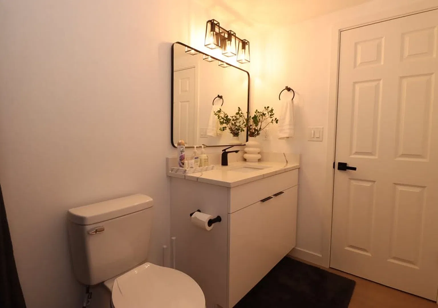 Affordable Commuter Magnolia 2-Bed Home — Photo 4