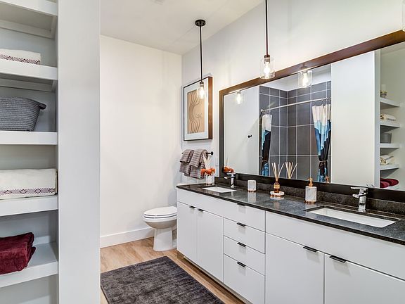 5th image of 525 N Ave Ne #8686203