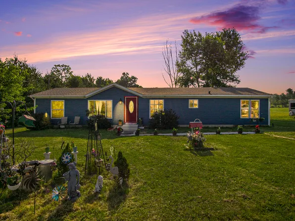 18245 Cleveland Ave, Galien, MI 49113