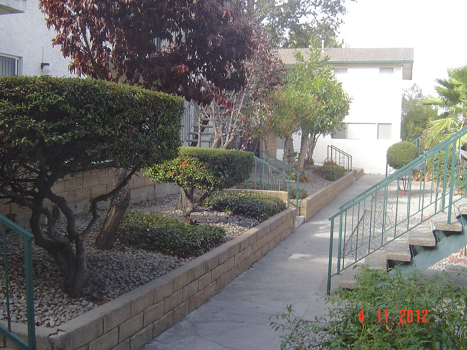 2nd image of 5800 Traffic Way #7