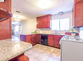 702 Crestview Dr, Pinole, CA 94564
