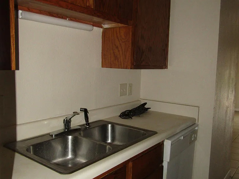 5829 Valley Dr — Photo 7