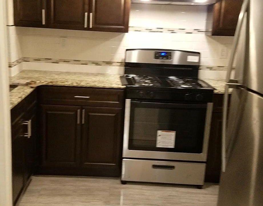 1st image of 1005 E 228th St