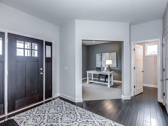 Photos of a similar home.