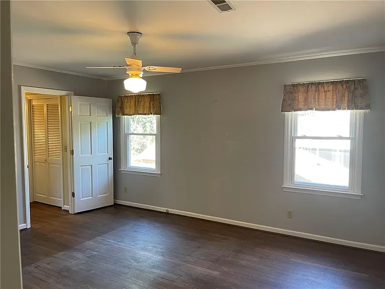 119 Woodlawn Dr NE — Photo 37