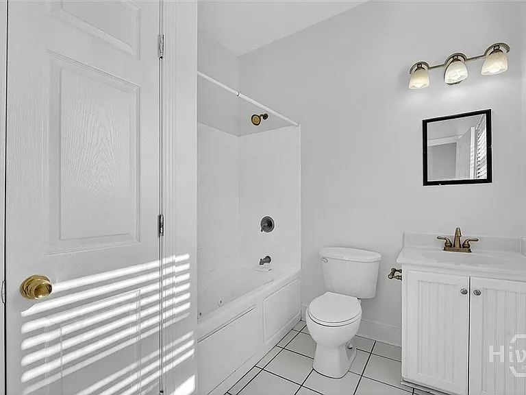 506 E 31st St — Photo 6