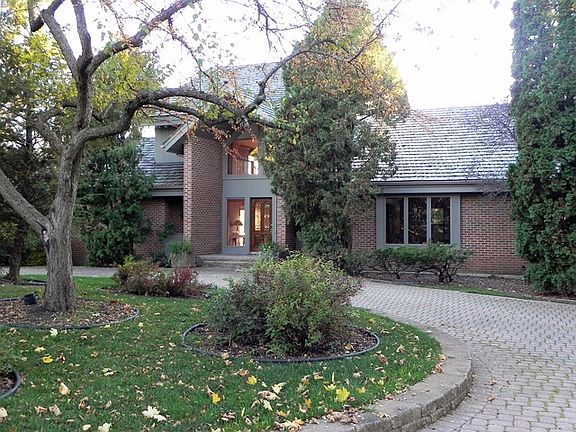 2nd image of 2816 Knoll Dr
