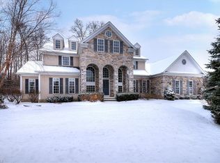 37710 Flanders Dr, Solon, OH 44139
