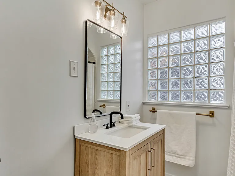 S Highland Dr — Photo 10
