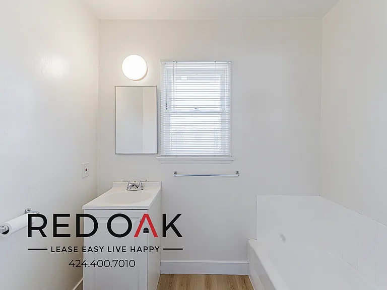 12719 Vanowen St #10 — Photo 11