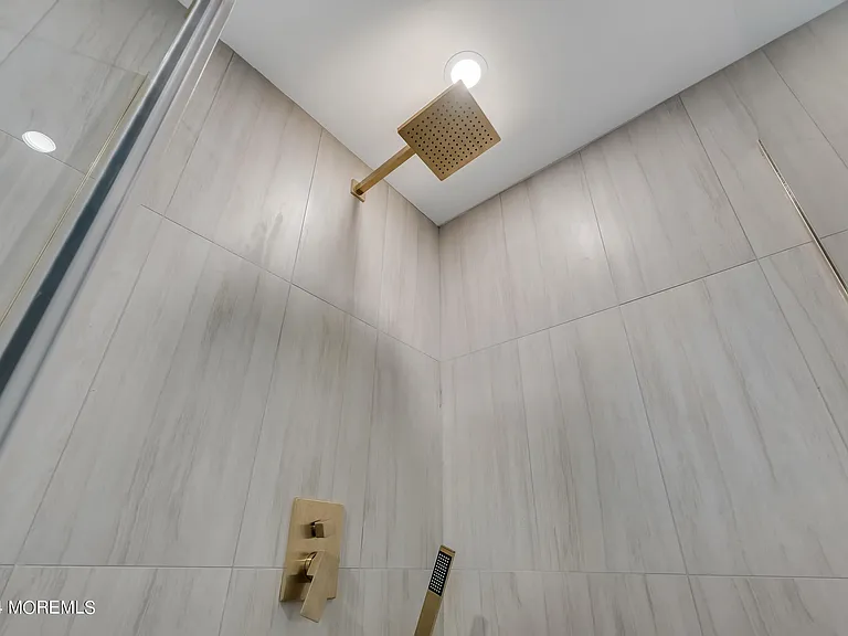 24 Johnston St — Photo 11