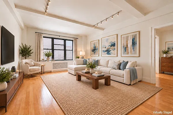 Living room, photo 1