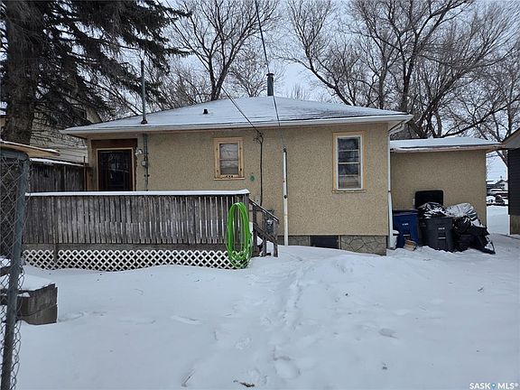 3rd image of 719 Main STREET