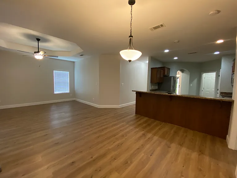 24304 Raynagua Blvd — Photo 4