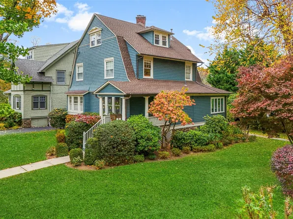 7 Thompson Place, Larchmont, NY 10538