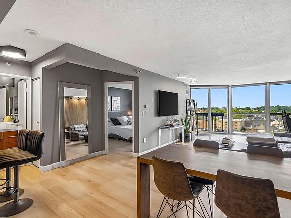 4th image of 1660 N Prospect AVENUE #704