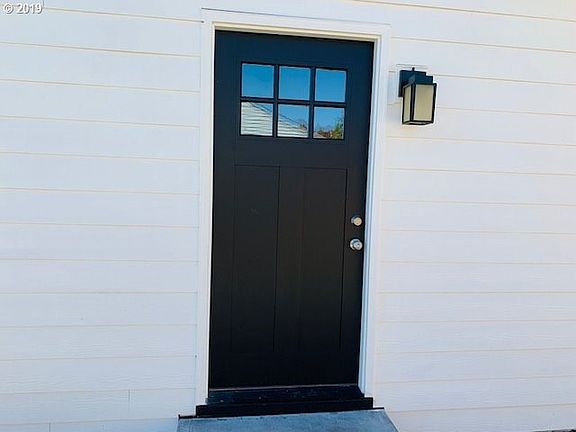 4th image of 3412 E 11th St