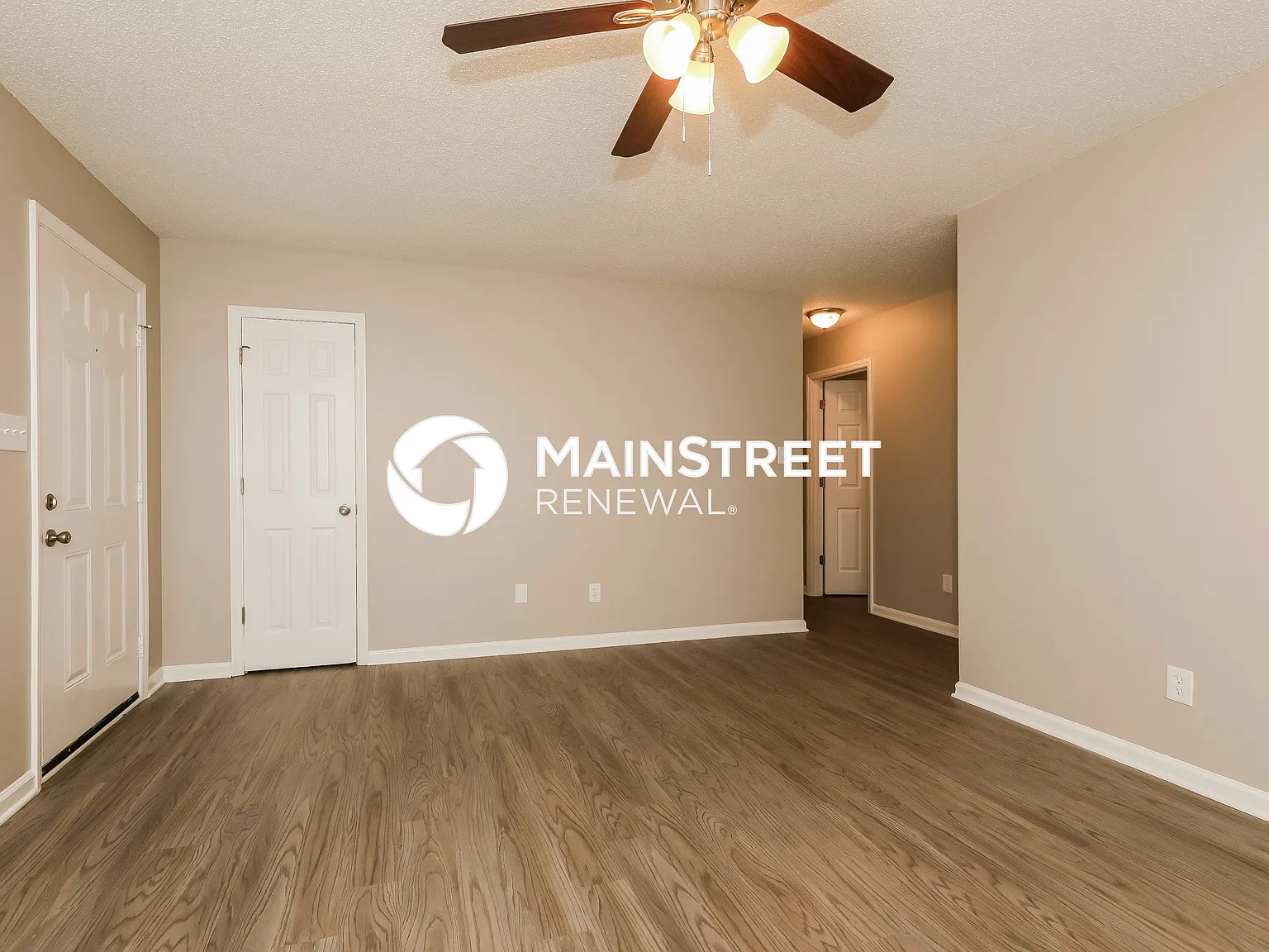 515 Meadowview Dr — Photo 2