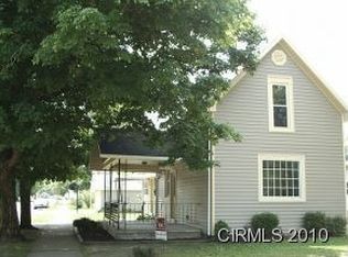 2035 N B St, Elwood, IN 46036