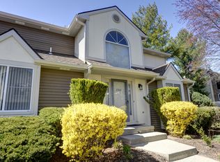 2208 Park Pl, Springfield, NJ 07081