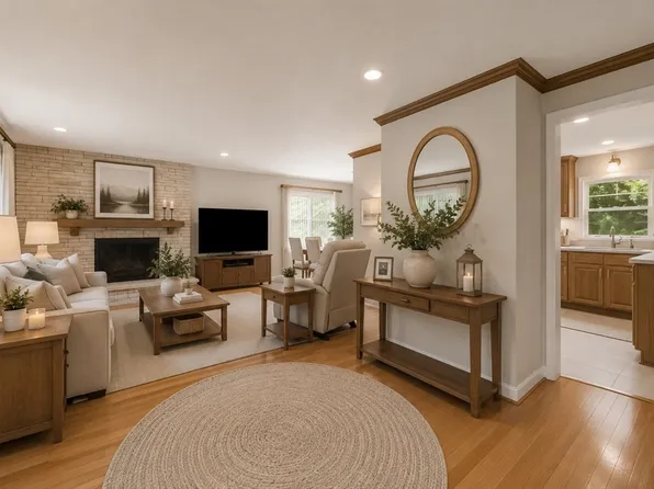 16 Mars Dr, Shrewsbury, MA 01545