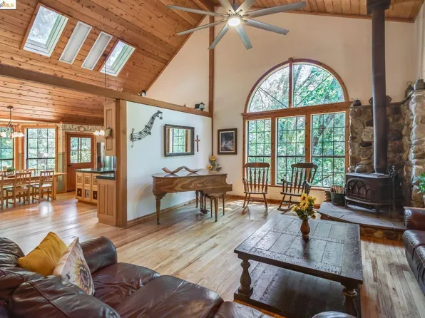 19028 Greenhorn Rd, Grass Valley, CA 95945