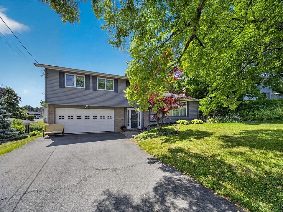 1st image of 207 Eden Roc Cir