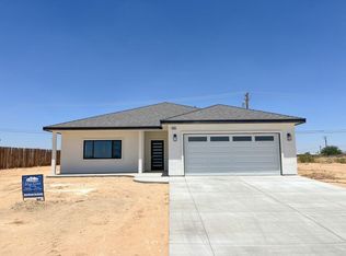 10533 Redwood Blvd, California City, CA