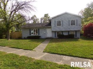 2450 N Longwood Dr, Decatur, IL 62526