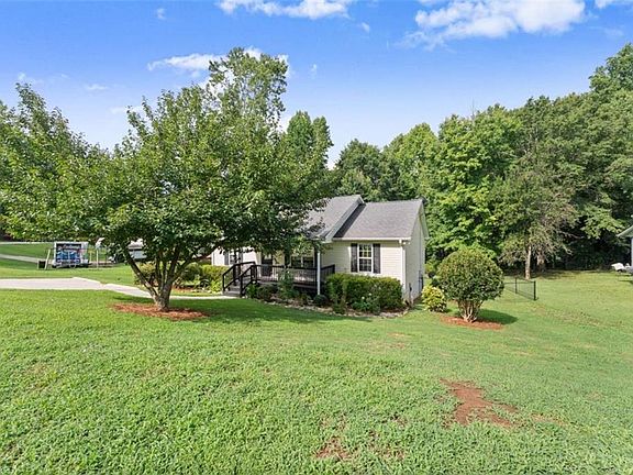 4th image of 1738 Lanier Springs Dr