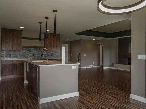 2nd image of 3023 2nd St E