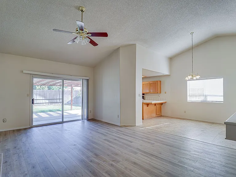 4005 Asino Ave — Photo 6
