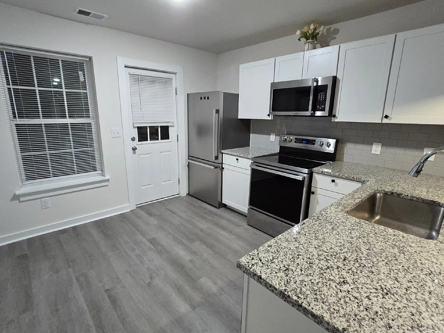 2 bed, 1.5 bath, $1,550 — Photo 3