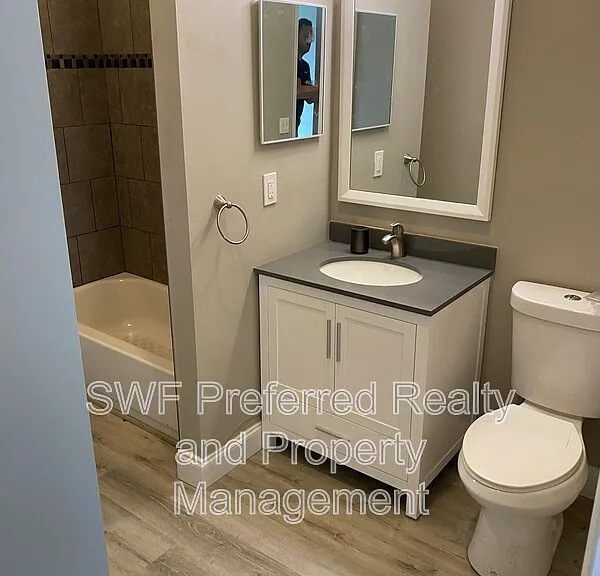 512 SE 43rd St #2 — Photo 13