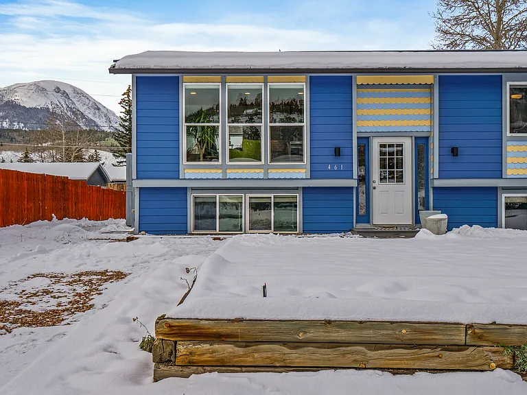 461 Cascade Cir — Photo 2