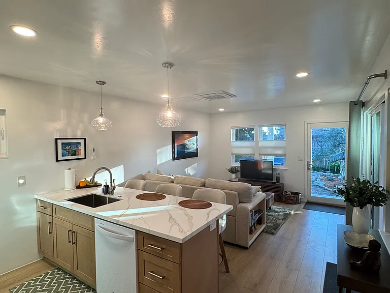 1917 Portola Dr — Photo 10