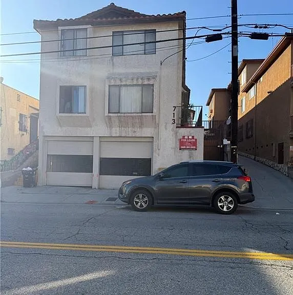 713 N Grand Ave #6A — Photo 2