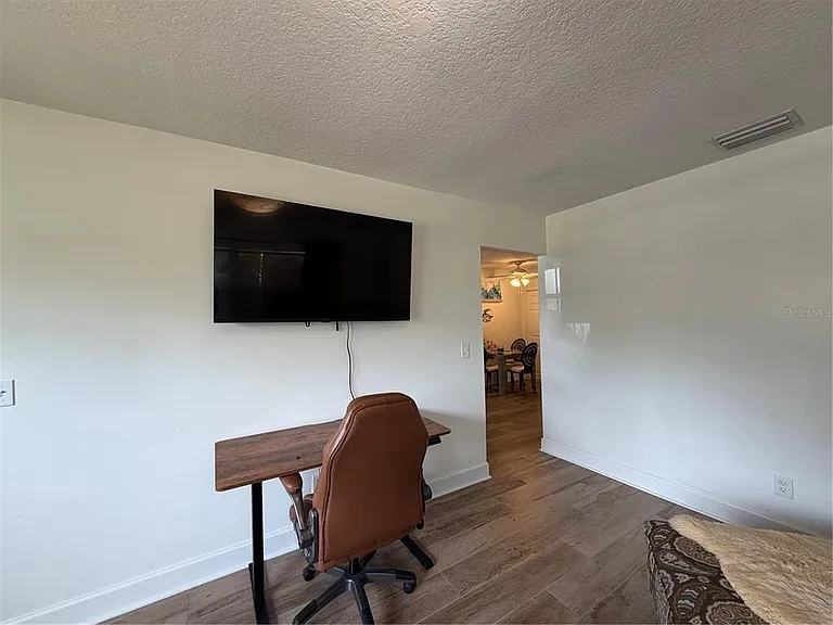 3230 W Saint Conrad St — Photo 7