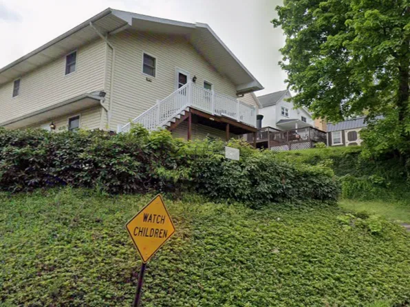 800 Henry St APT 1A, Archbald, PA 18403