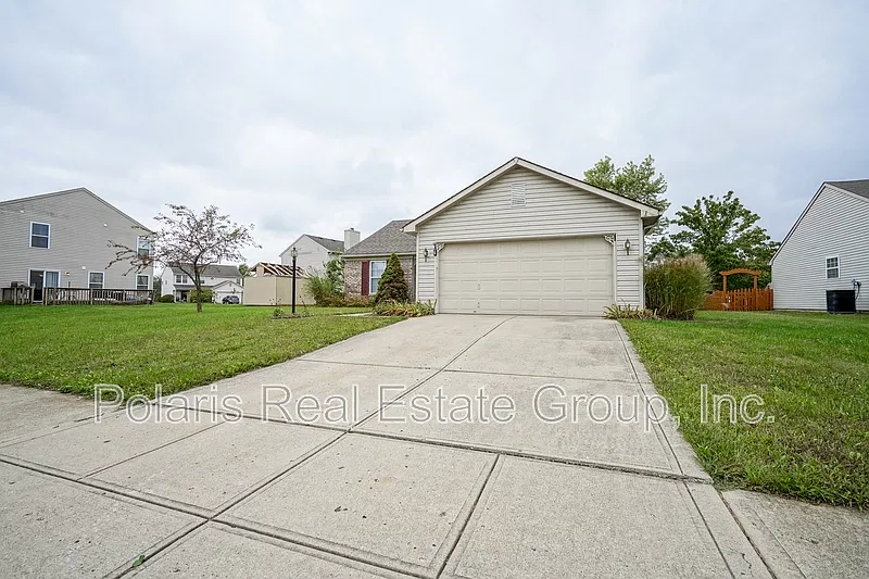 3 bed, 2.0 bath, 1240 sqft, $1,950 — Photo 2