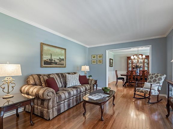 5th image of 609 Dunmore Cir