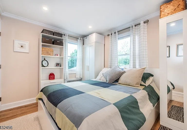 57 Marsellus Pl #2 — Photo 5
