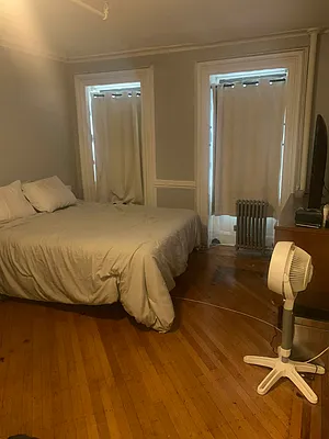 Rented by Space Link Realty | media 12