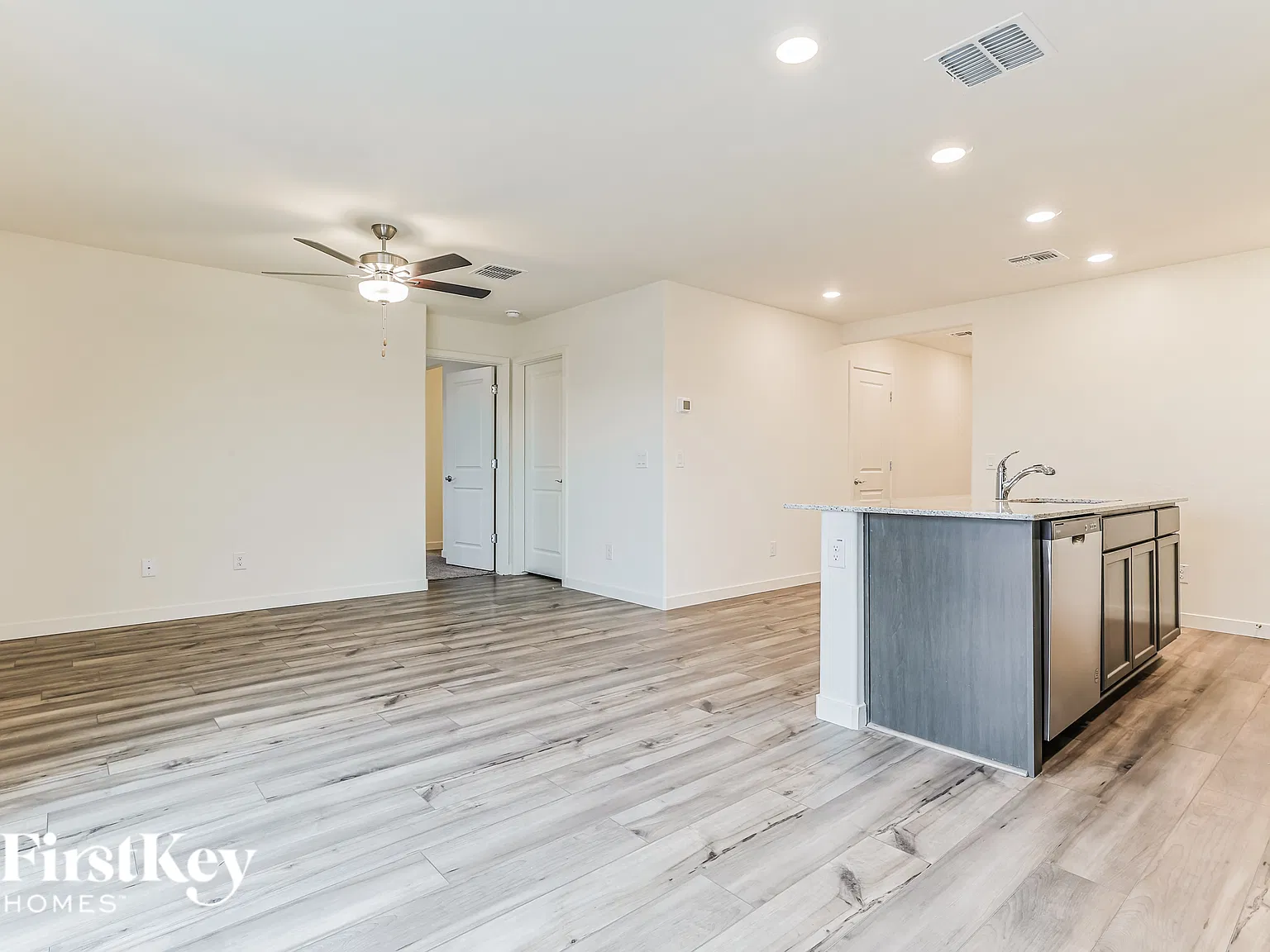 3 bed, 2.0 bath, 1244 sqft, $1,825 — Photo 3