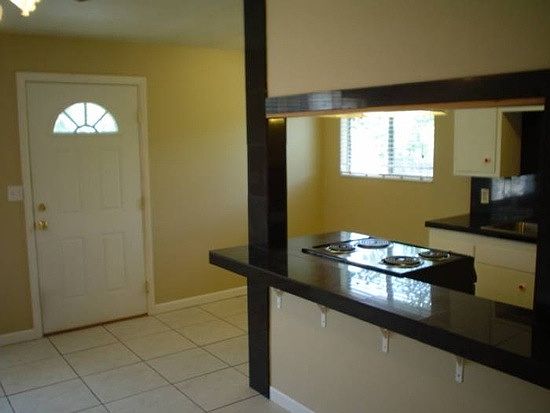 Kitchen area/dining