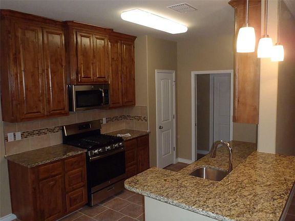 3rd image of 7625 Granite Dr