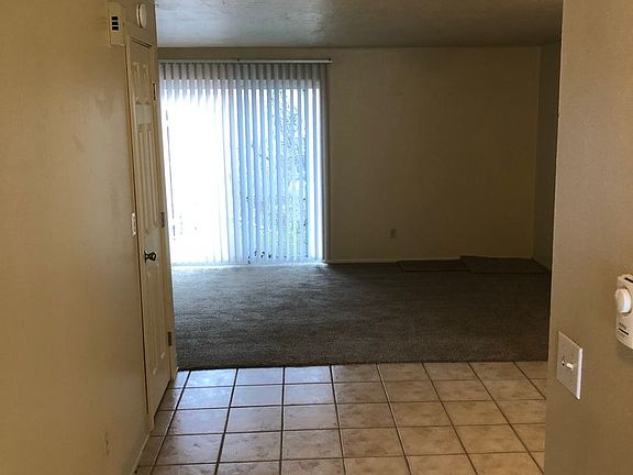 3rd image of 708 SE Davis St #5