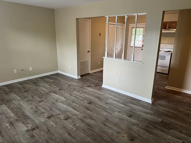 1103 Avenue A NE — Photo 5