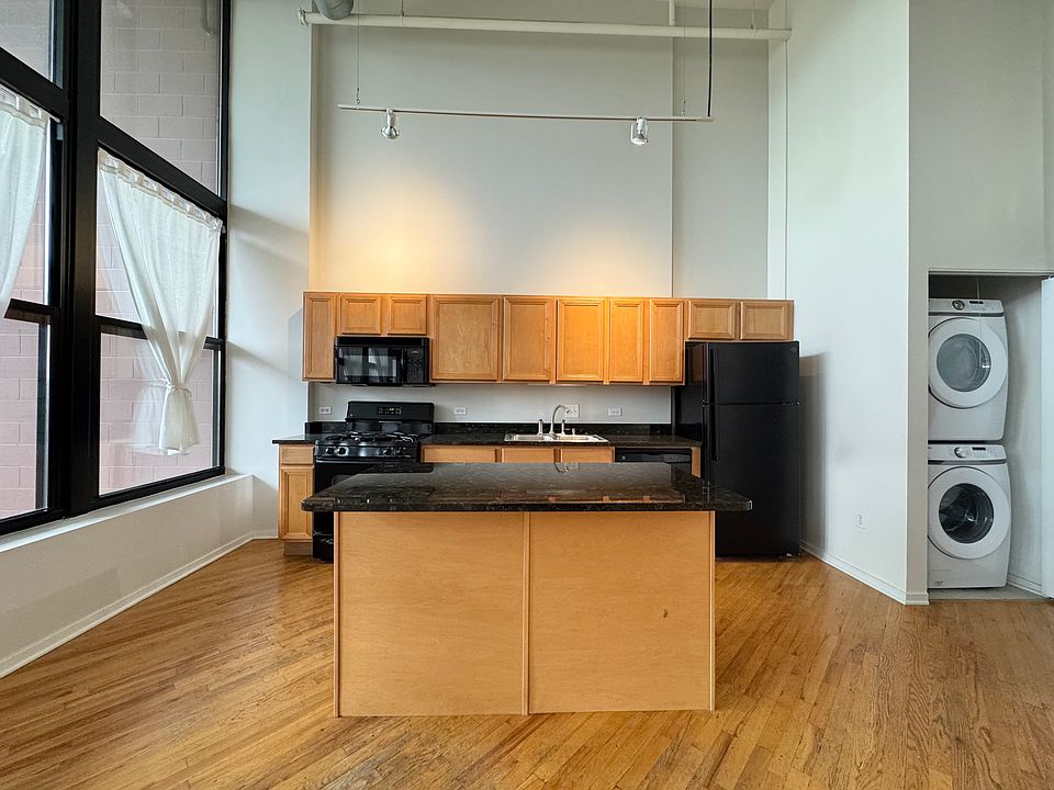 1st image of 2015A Grand Ave #125A
