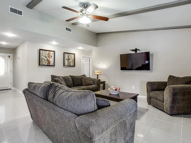 Spacious living room